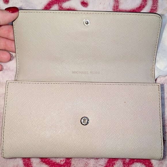 Michael Kors Jet Set Travel Large Trifold Saffiano Leather Wallet, Cream - Picture 4 of 7